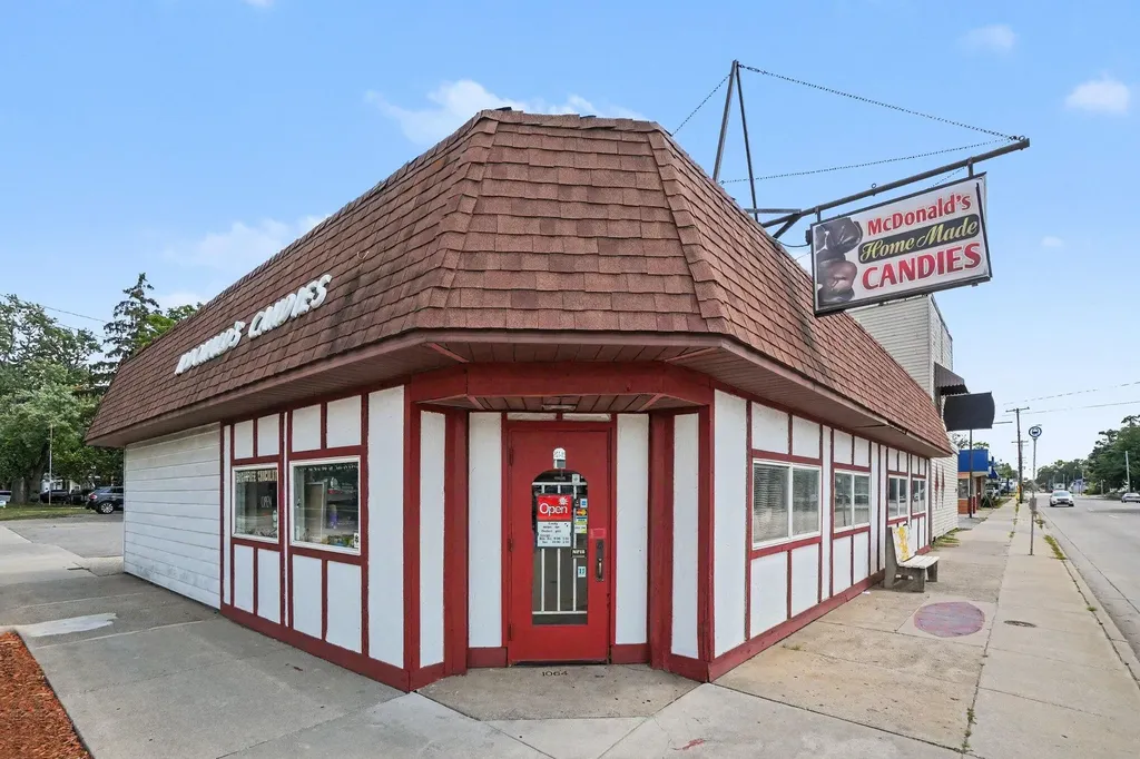 1064 S Getty Street Muskegon City MI 49442