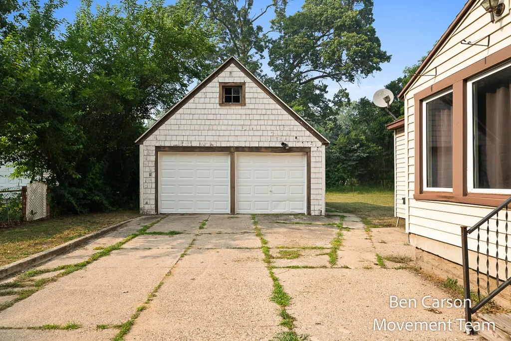 2164 Letart Avenue Muskegon City MI 49441