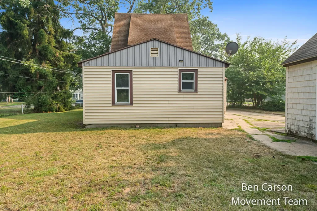 2164 Letart Avenue Muskegon City MI 49441