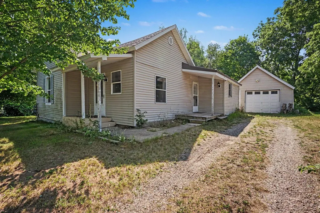 34 E Washington Street Newaygo City MI 49337