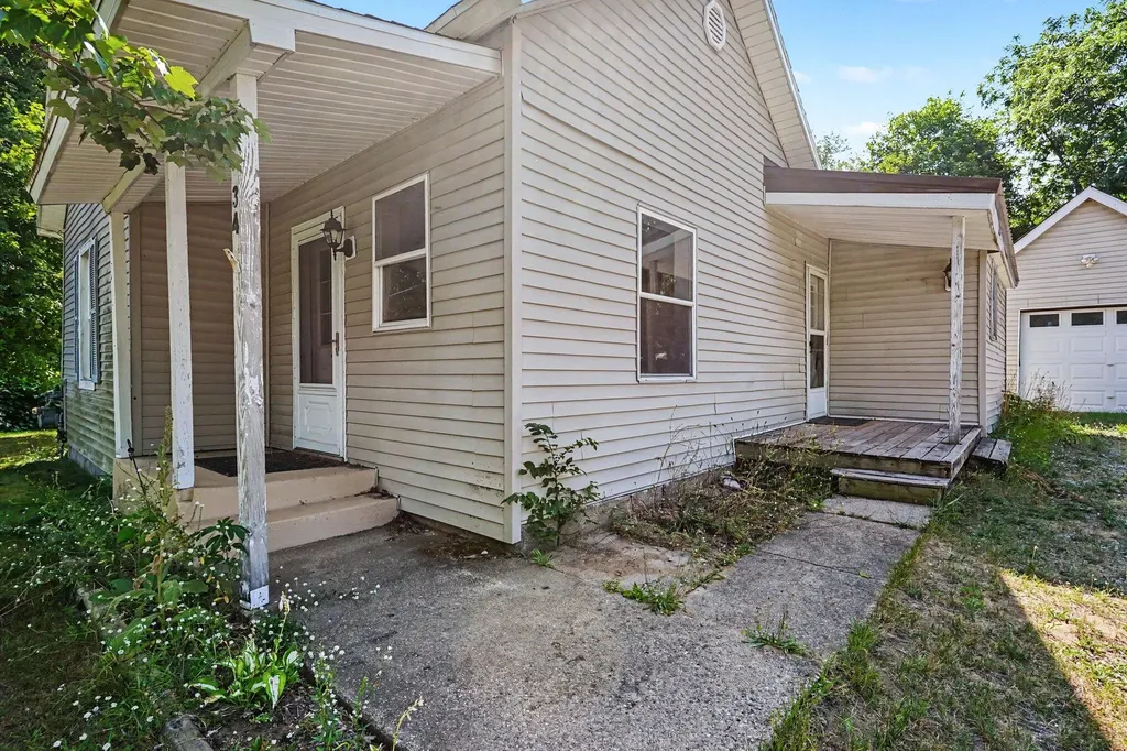 34 E Washington Street Newaygo City MI 49337