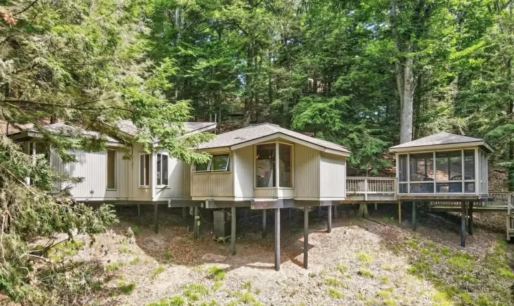 10304 Lost Valley Road White River Township MI 49437
