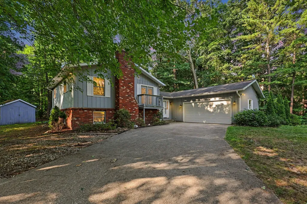 18796 N Fruitport Road Spring Lake Township MI 49456