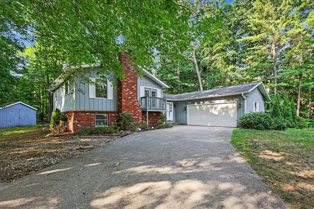 18796 N Fruitport Road Spring Lake Township MI 49456