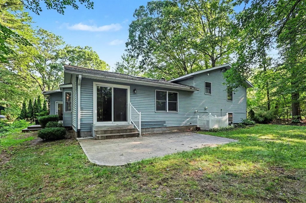 18796 N Fruitport Road Spring Lake Township MI 49456