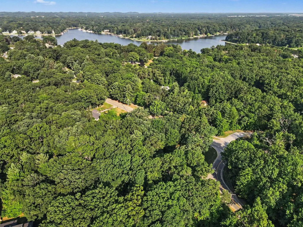 18796 N Fruitport Road Spring Lake Township MI 49456