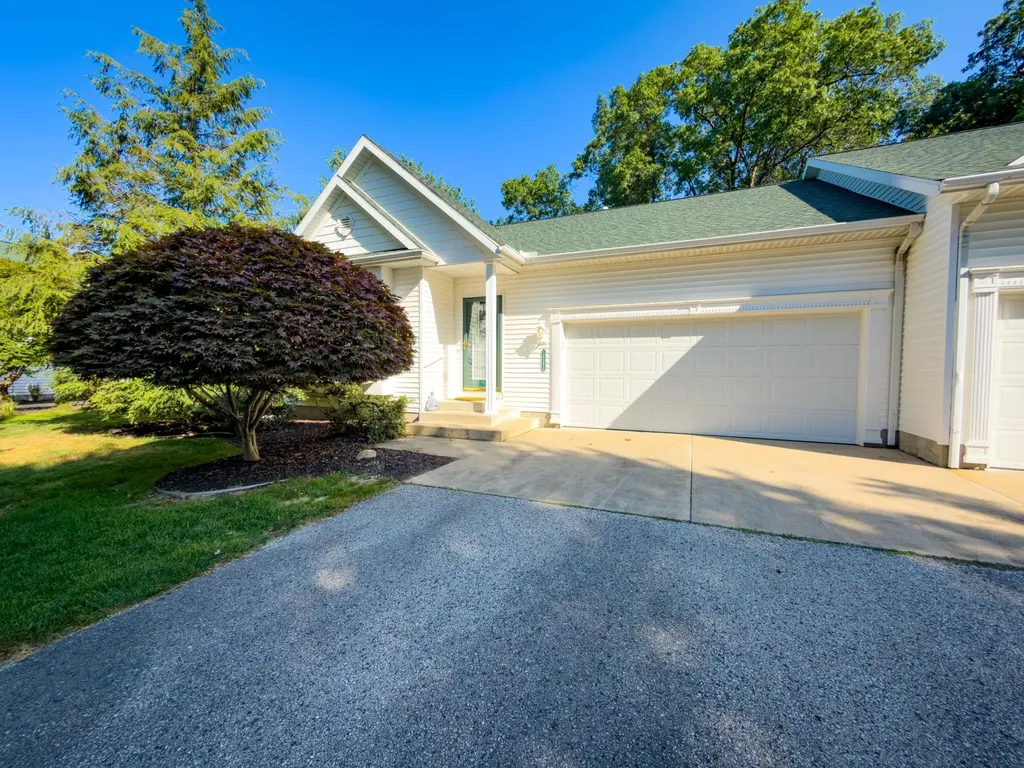 14993 Thoroughbred Run Spring Lake Township MI 49456