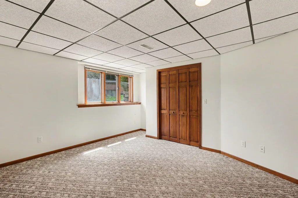 217 Parkside Drive Zeeland City MI 49464