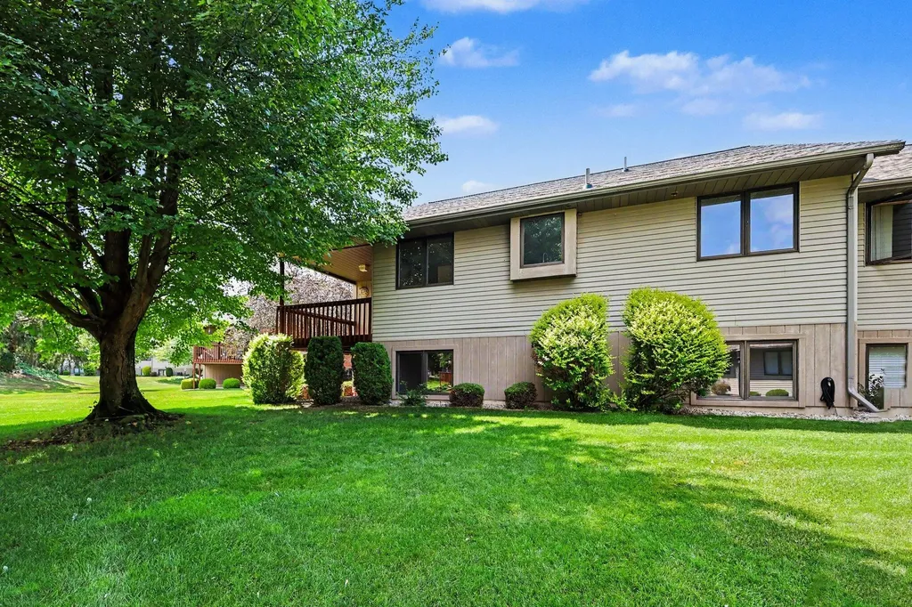 217 Parkside Drive Zeeland City MI 49464