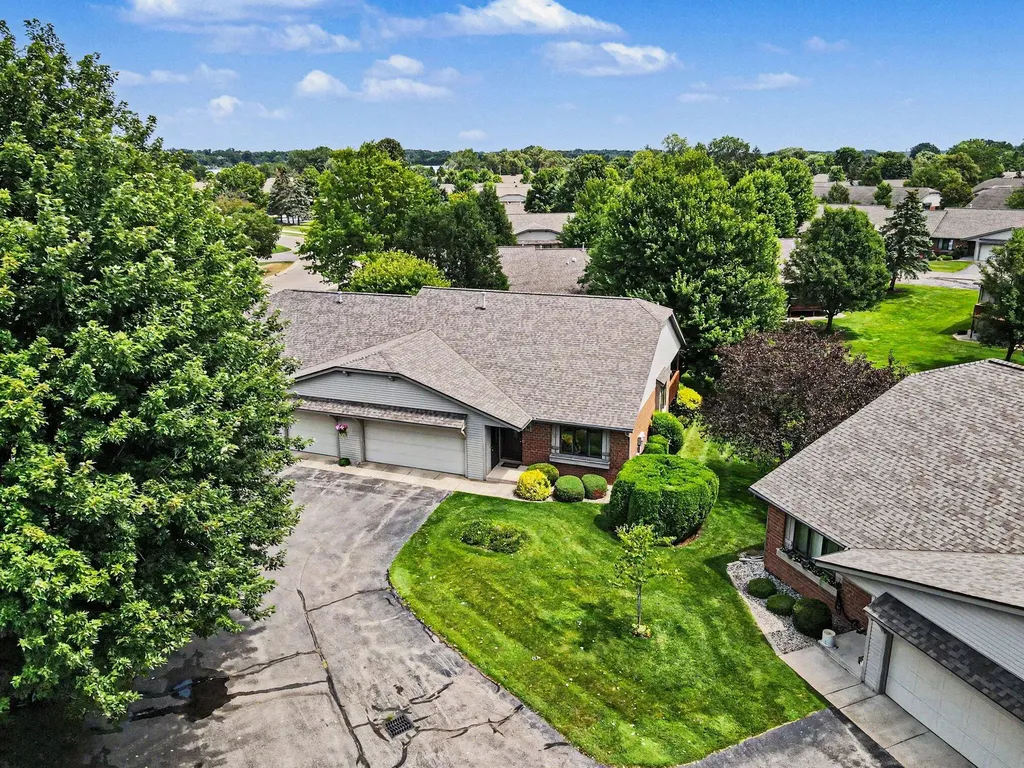 217 Parkside Drive Zeeland City MI 49464