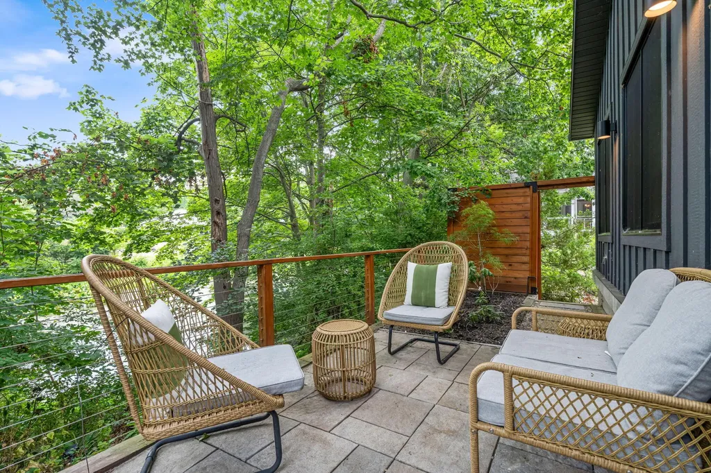 841 Holland Street Saugatuck City MI 49453