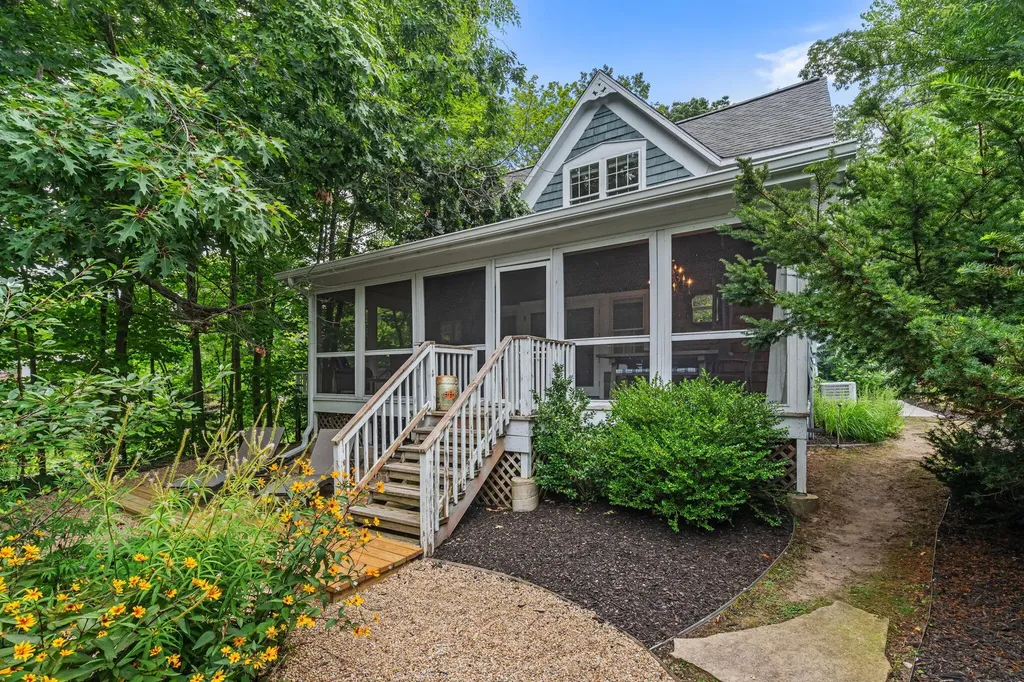 790 Simonson Drive Saugatuck City MI 49453