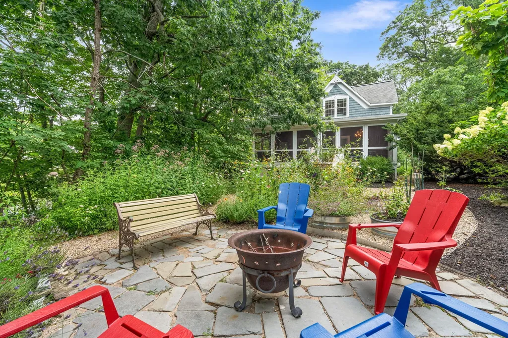 790 Simonson Drive Saugatuck City MI 49453