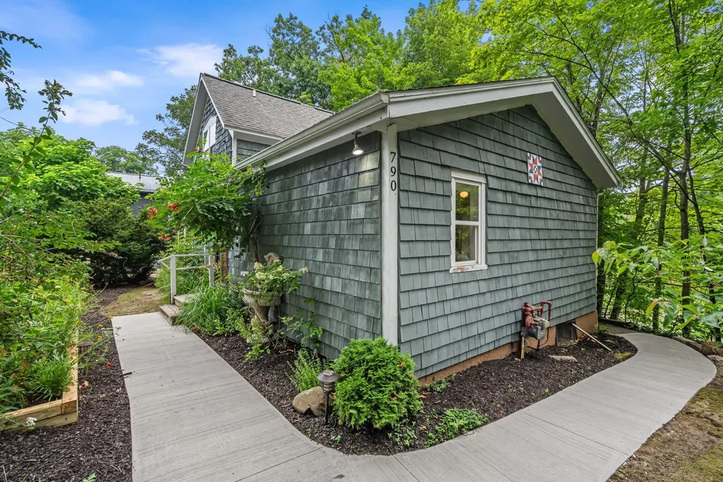 790 Simonson Drive Saugatuck City MI 49453