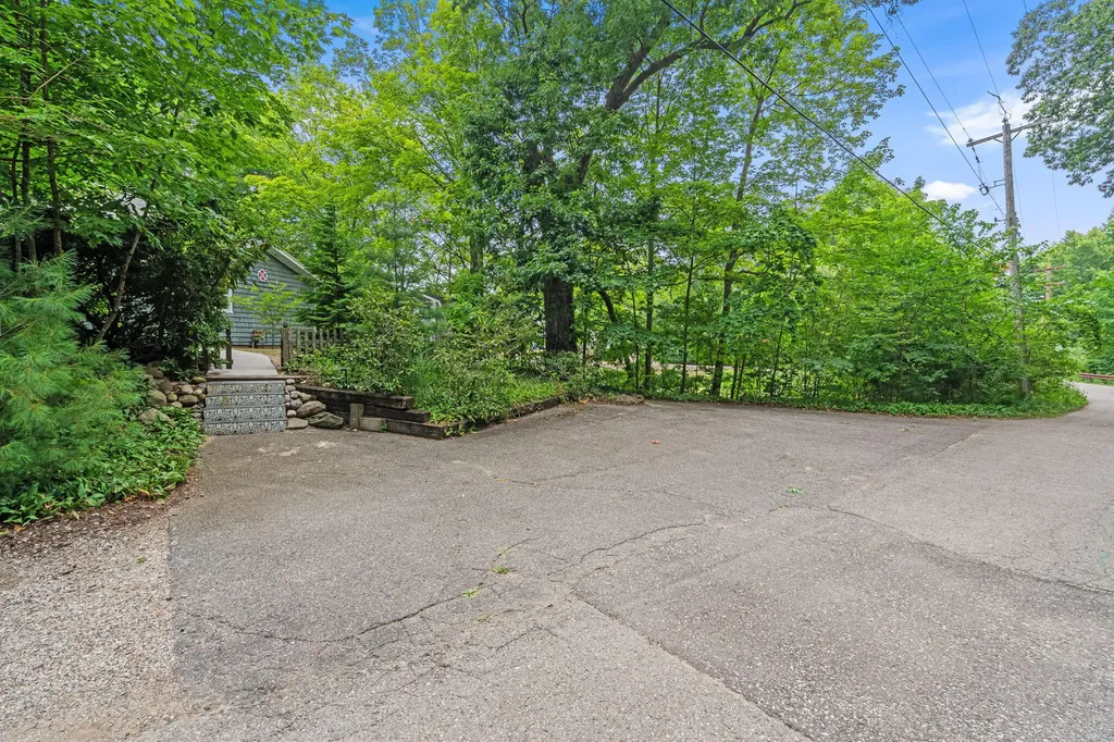 790 Simonson Drive Saugatuck City MI 49453