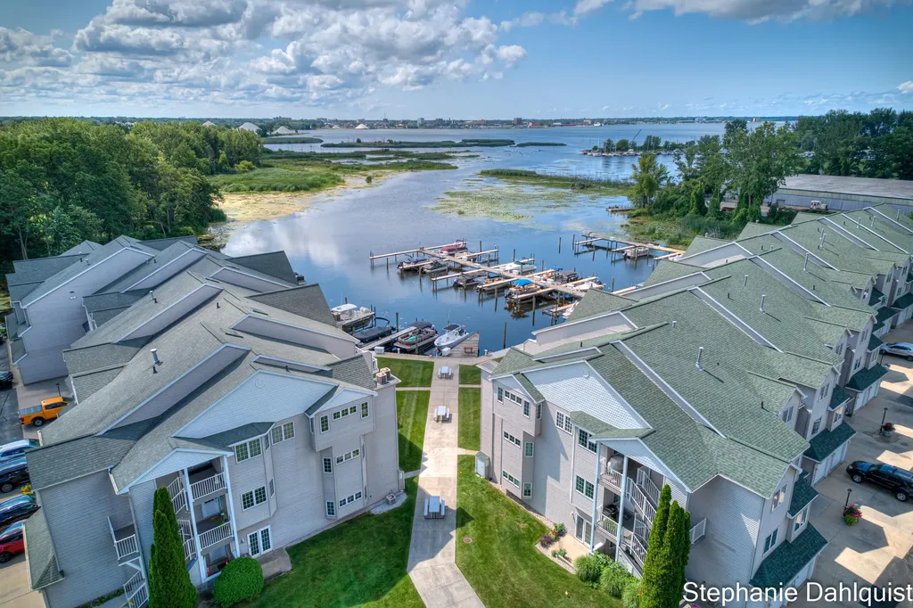 2411 Lake Avenue North Muskegon City MI 49445