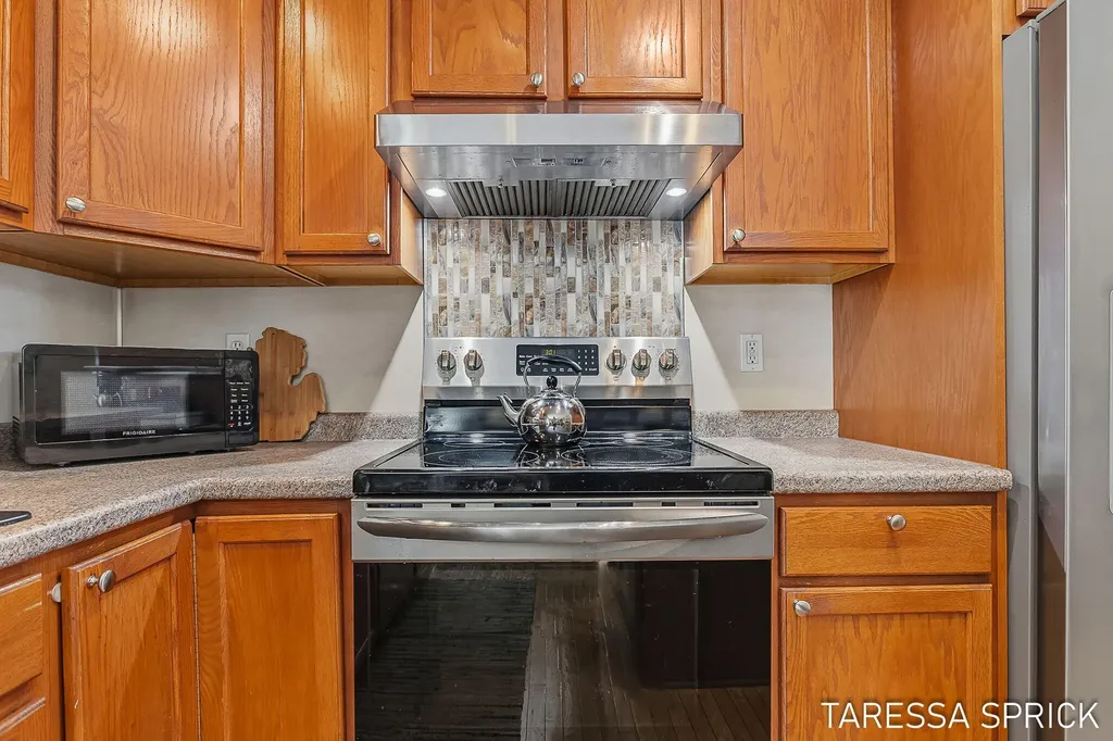 362 Sandcastle Drive Park Township MI 49424