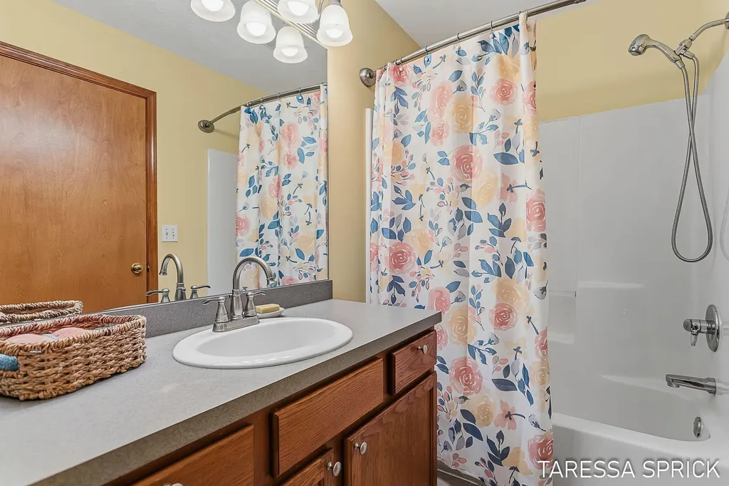362 Sandcastle Drive Park Township MI 49424