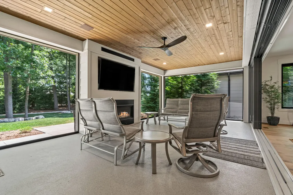 2045 Ottawa Beach Road Park Township MI 49424