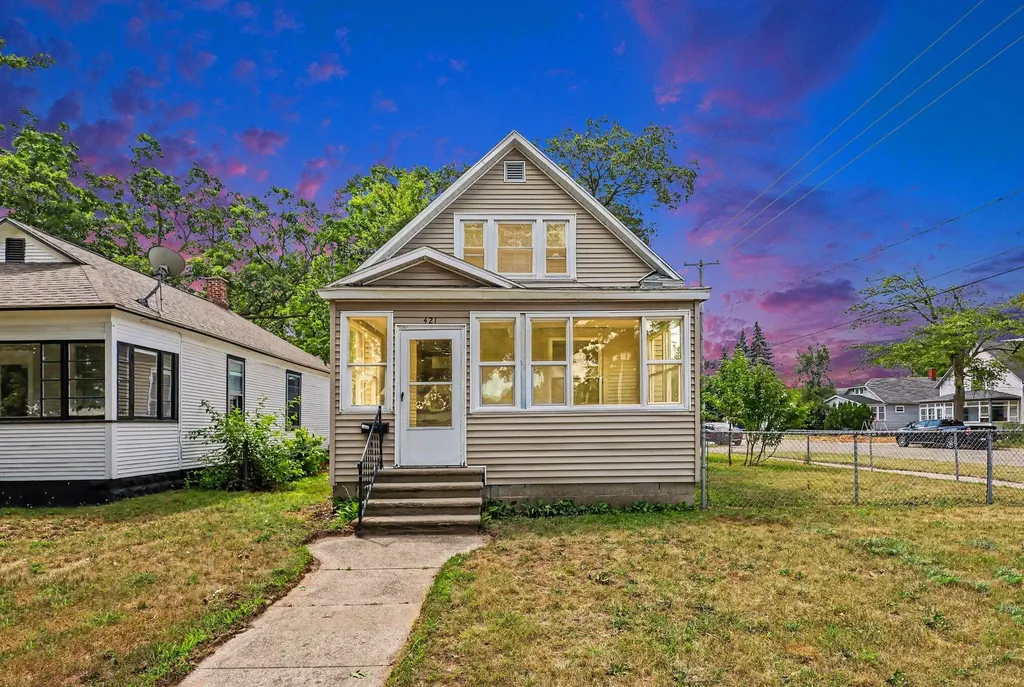 421 W Forest Avenue Muskegon City MI 49441