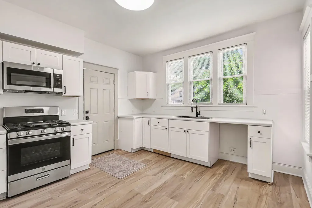 421 W Forest Avenue Muskegon City MI 49441