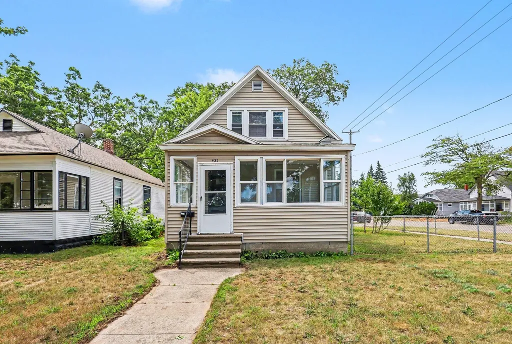 421 W Forest Avenue Muskegon City MI 49441