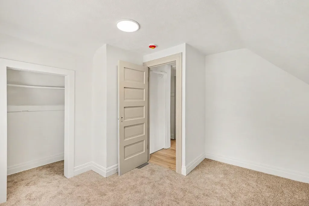 421 W Forest Avenue Muskegon City MI 49441