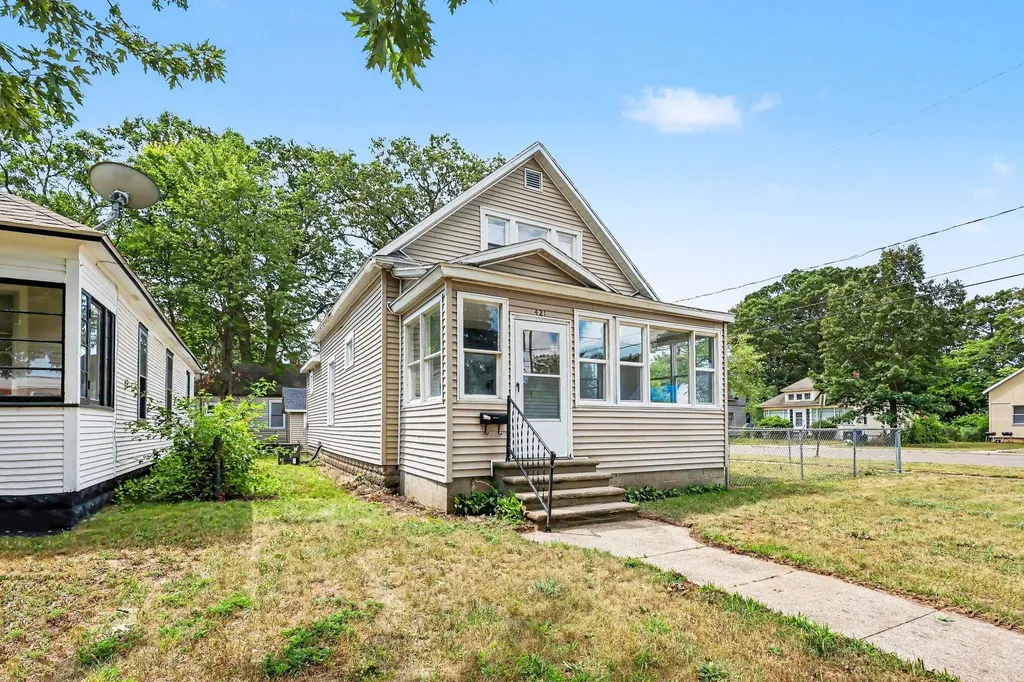 421 W Forest Avenue Muskegon City MI 49441
