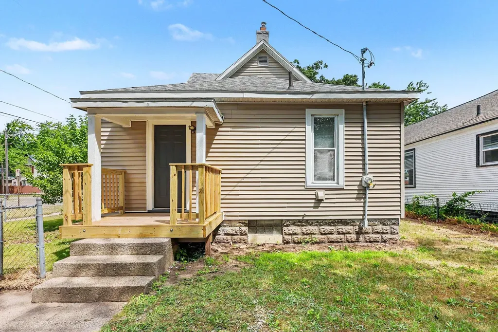 421 W Forest Avenue Muskegon City MI 49441