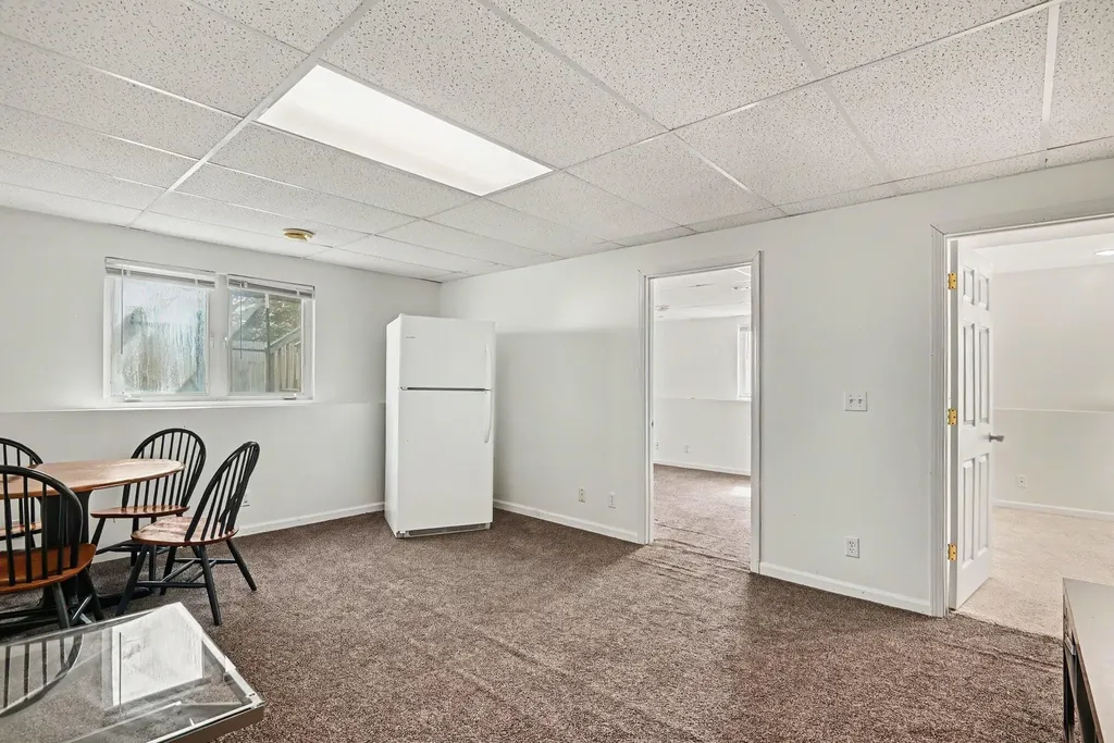 154 W 32nd Street Holland City MI 49423