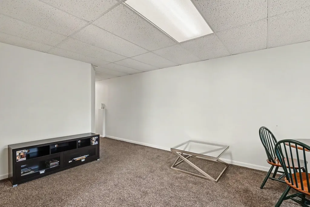 154 W 32nd Street Holland City MI 49423