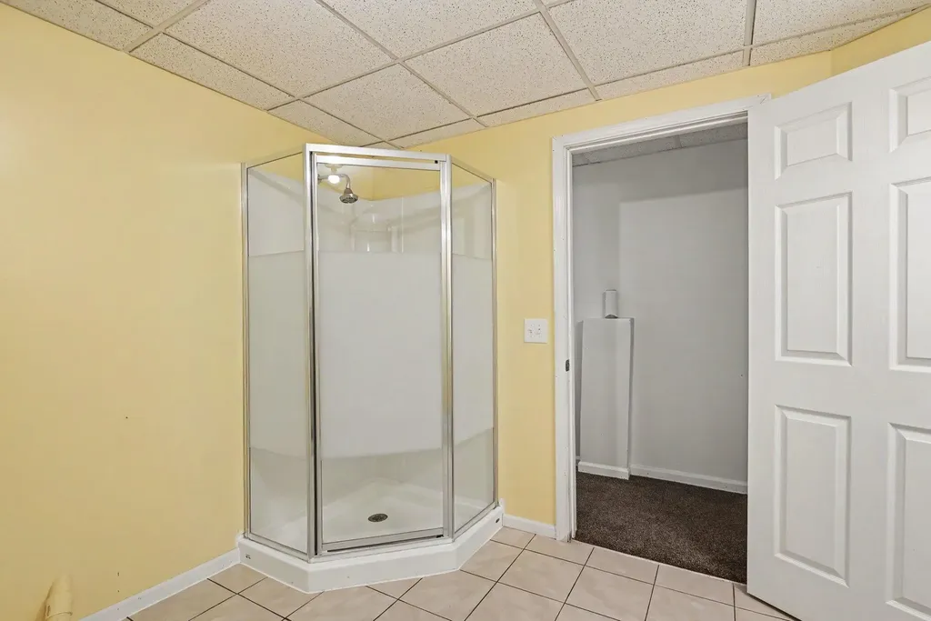 154 W 32nd Street Holland City MI 49423