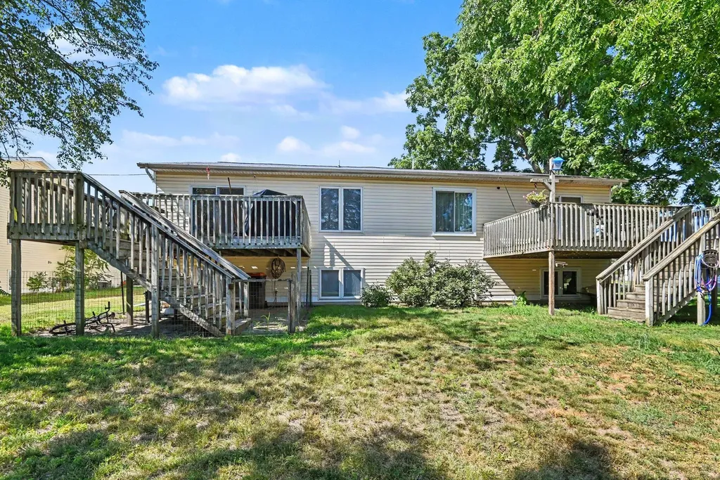 154 W 32nd Street Holland City MI 49423