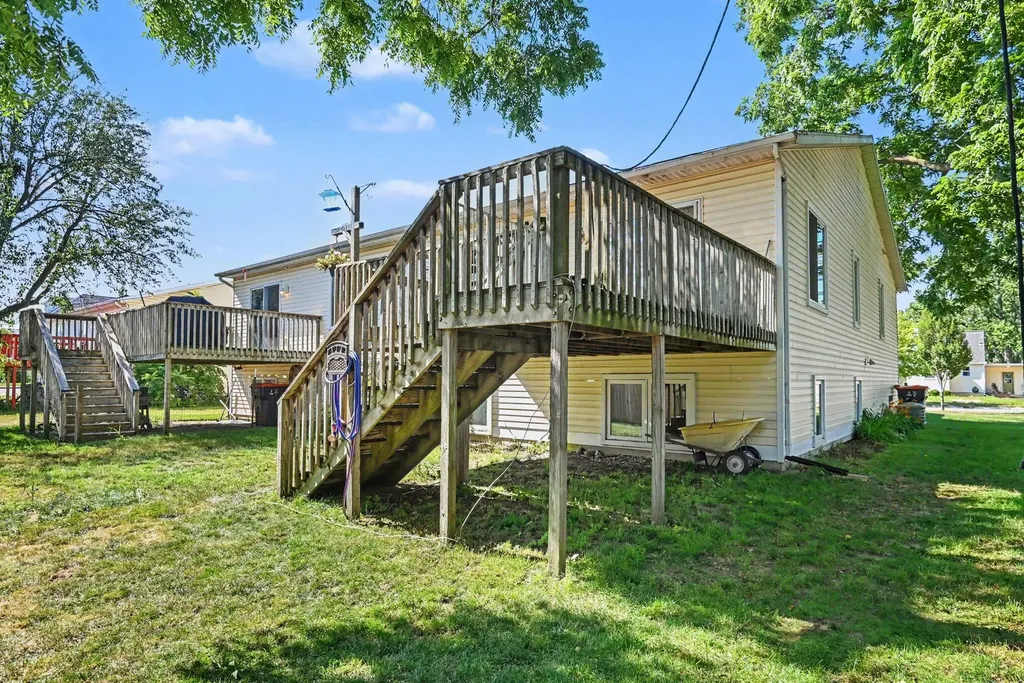 154 W 32nd Street Holland City MI 49423