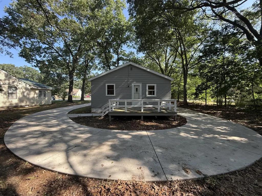 1475 E Summit Avenue Norton Shores City MI 49444