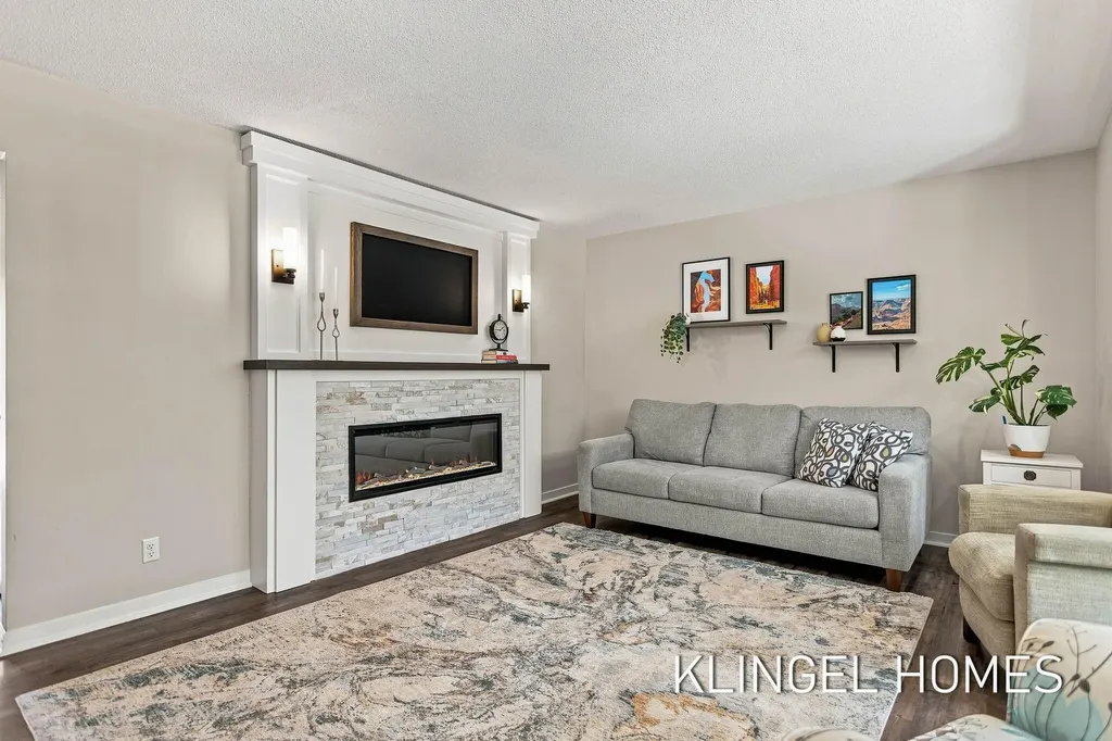 1371 Edgewood Drive Park Township MI 49424