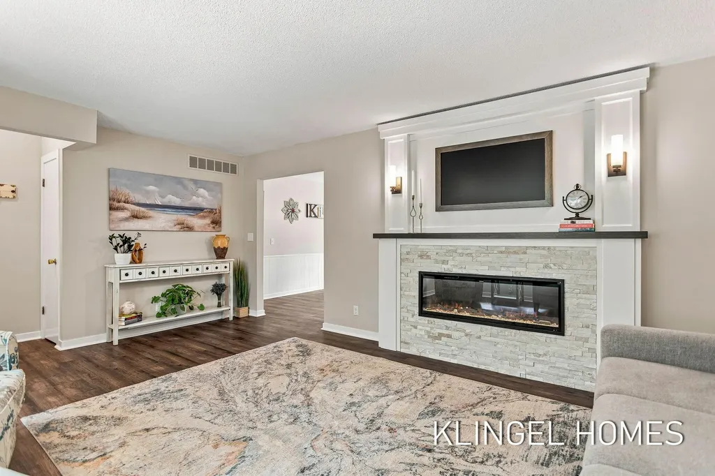 1371 Edgewood Drive Park Township MI 49424
