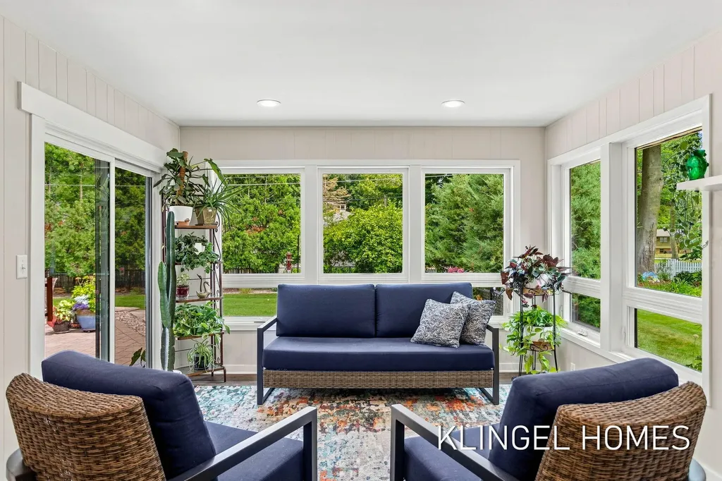 1371 Edgewood Drive Park Township MI 49424