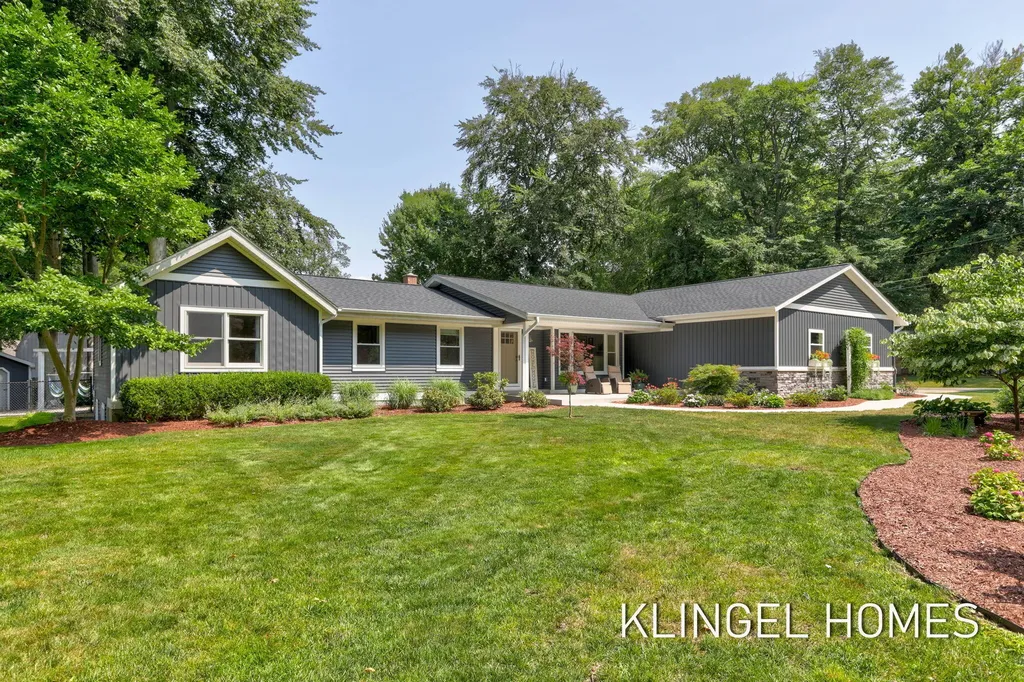 1371 Edgewood Drive Park Township MI 49424