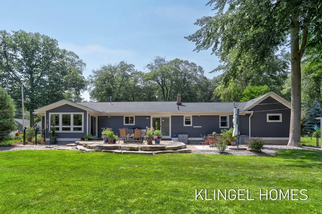 1371 Edgewood Drive Park Township MI 49424