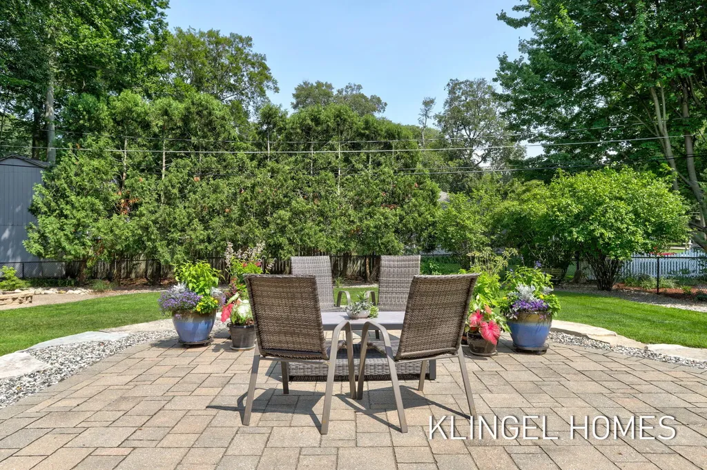 1371 Edgewood Drive Park Township MI 49424