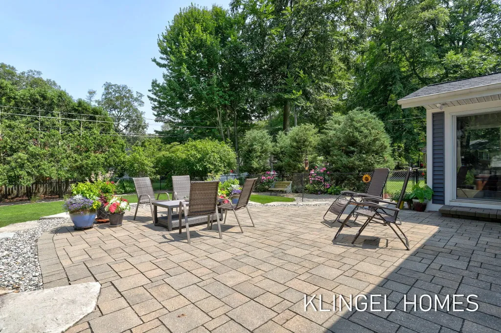 1371 Edgewood Drive Park Township MI 49424