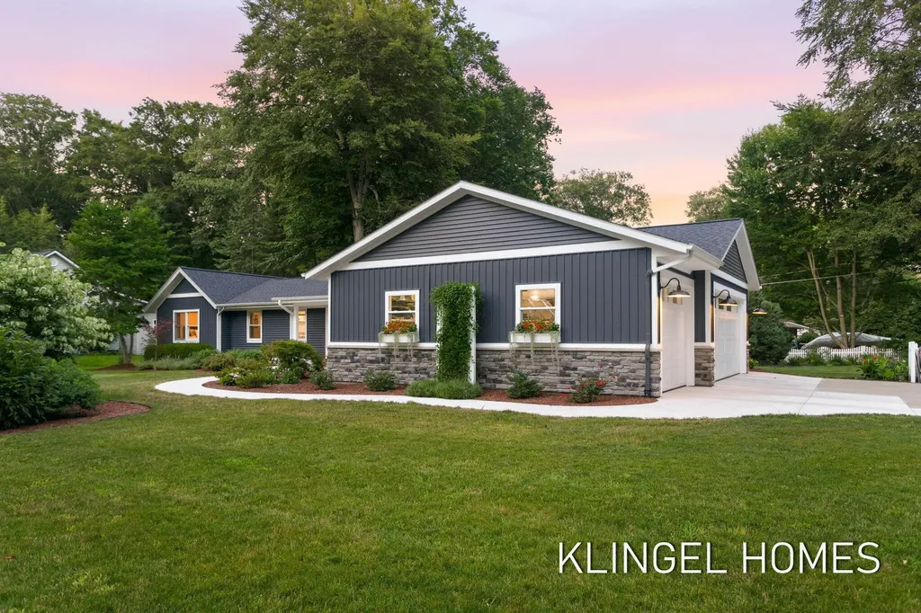 1371 Edgewood Drive Park Township MI 49424