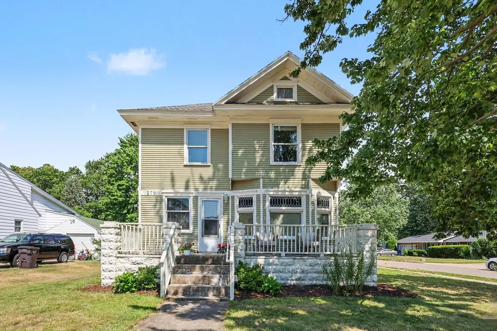 279 Wall Street Zeeland City MI 49464