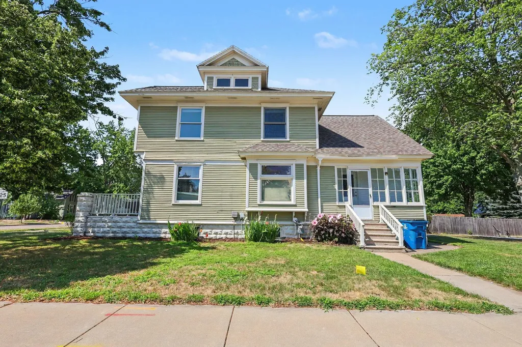 279 Wall Street Zeeland City MI 49464
