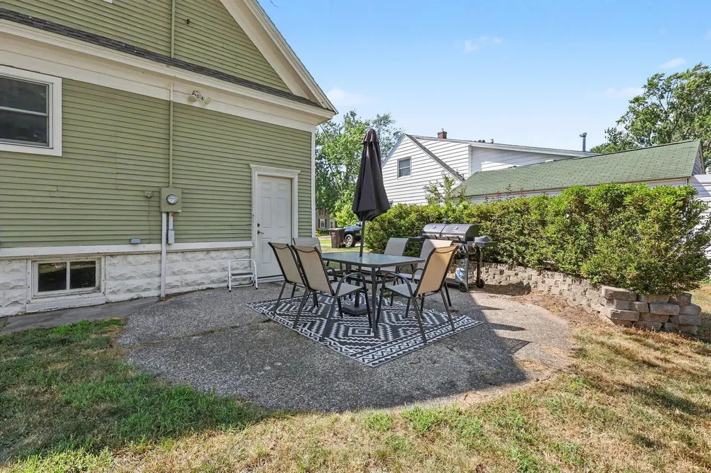 279 Wall Street Zeeland City MI 49464