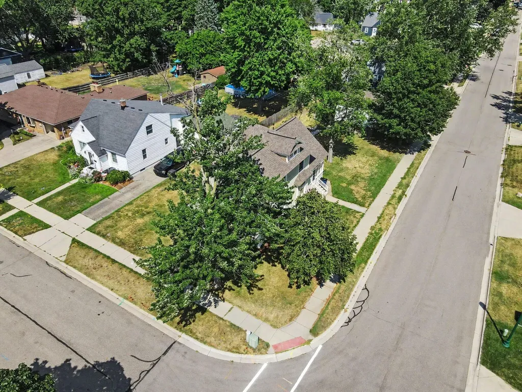 279 Wall Street Zeeland City MI 49464