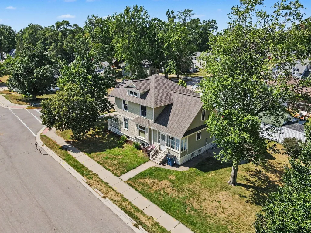 279 Wall Street Zeeland City MI 49464