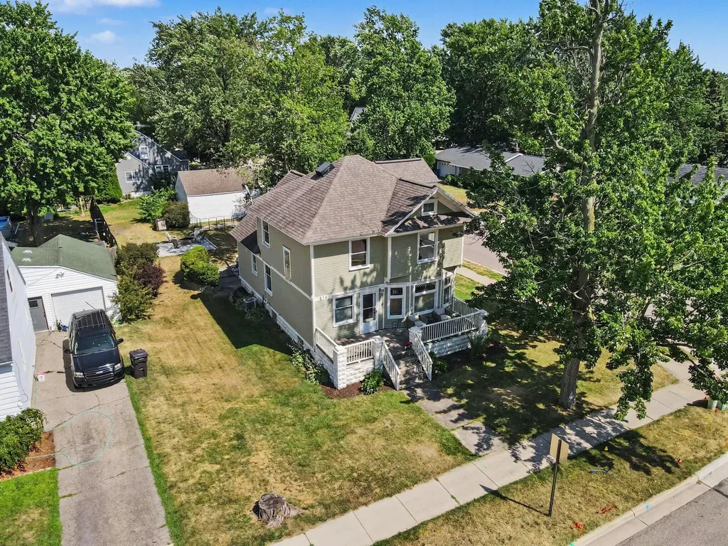279 Wall Street Zeeland City MI 49464