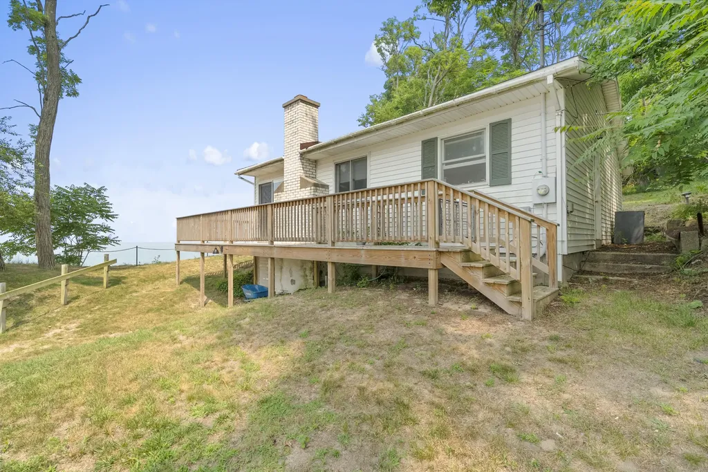 7005 N Old Channel Trail White River Township MI 49437